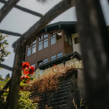 Haus Bergfrieden アパート
